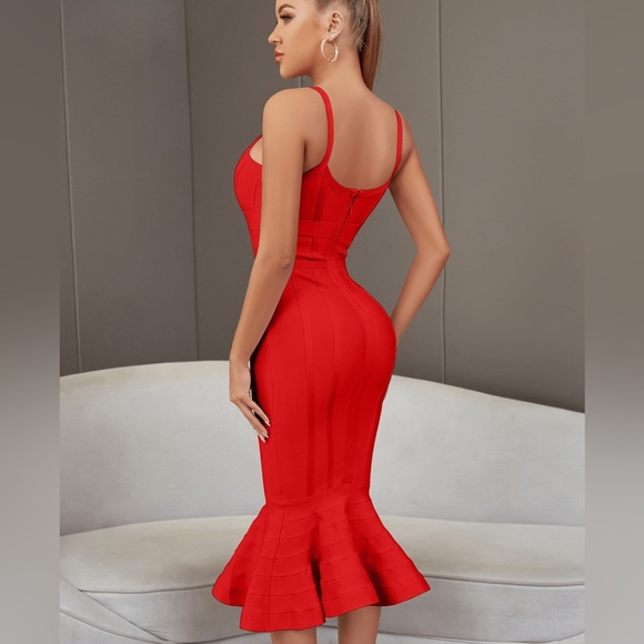 Boutique Red Fitted Dress - Picture 2 of 5